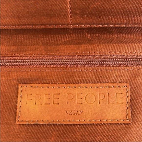 Free People Zip Around Vegan Leather Wristlet Wallet Brown Like New - Picture 7 of 7